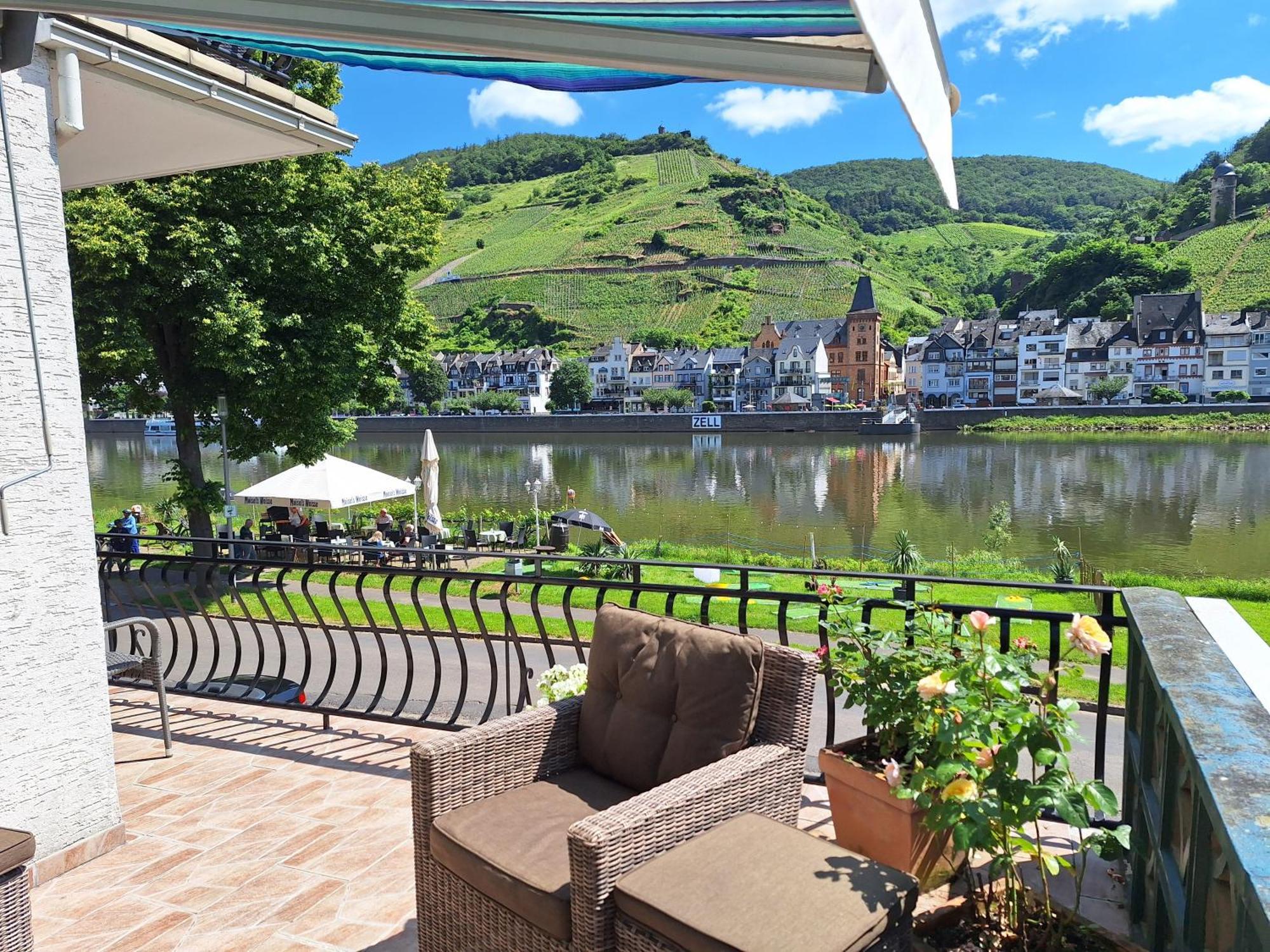 "Ferienhaus An Der Mosel" Zell an der Mosel Exterior foto